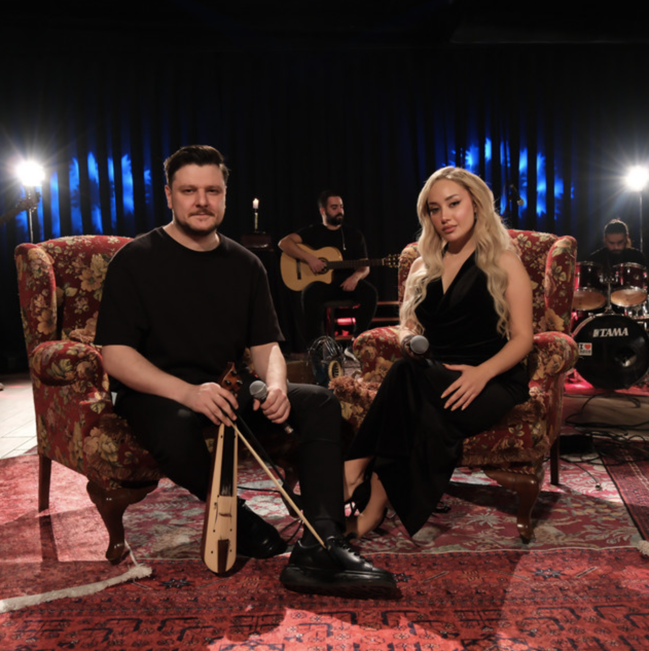 Ekin Uzunlar & kimbureyhan — Enkaz